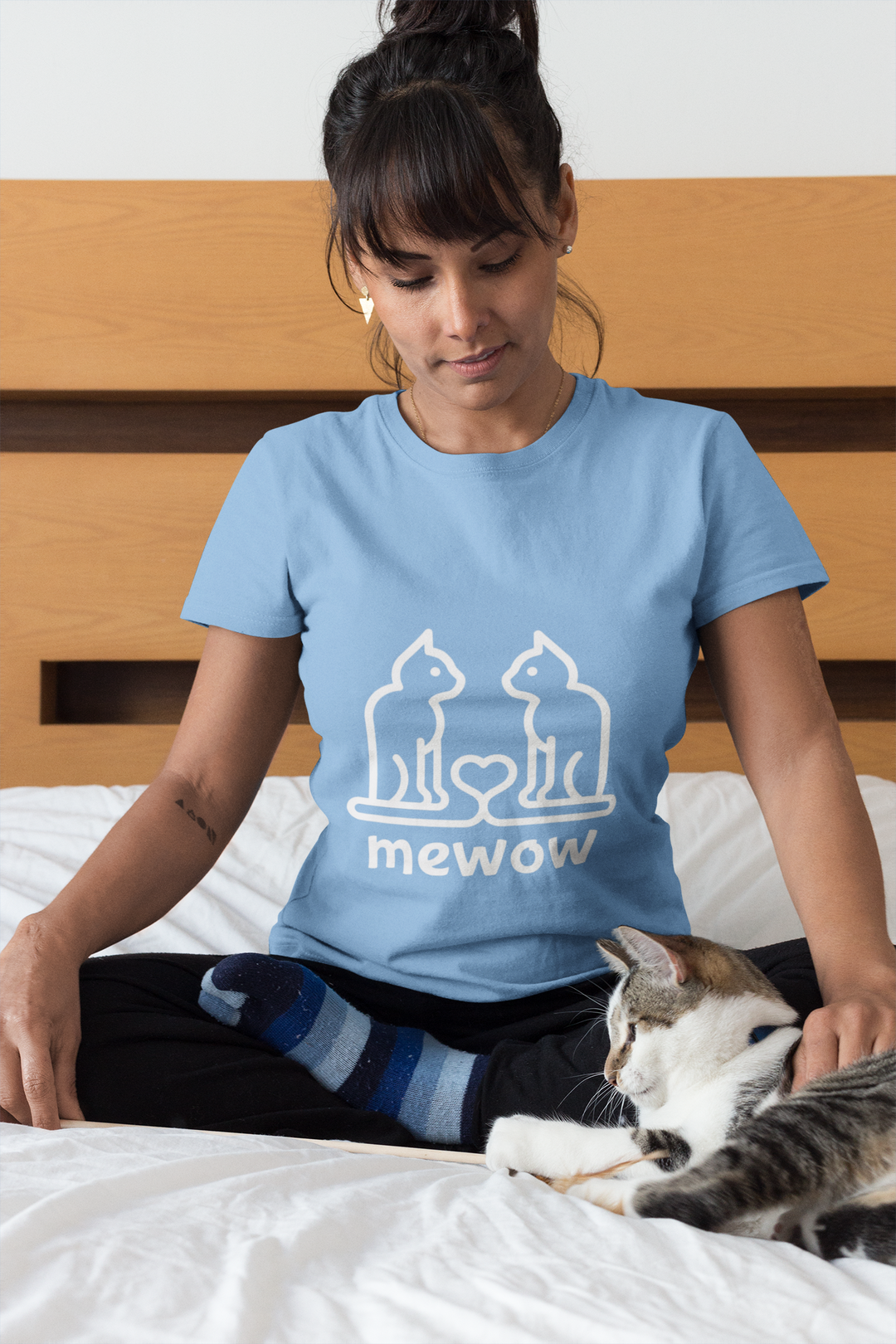 Mewow T-Shirt